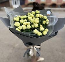 Букет Белые кустовые розы Солинеро в Грибановском